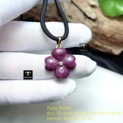 Mặt dây chuyền cỏ 4 cánh Ruby Nam Phi, vàng 18k - Hình ảnh 2