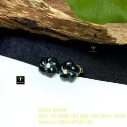 Khuyên tai hoa mai Phỉ Thuý Mực Dục, vàng 18k - Hình ảnh 2