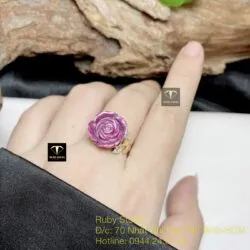 Nhẫn hoa hồng Ruby Nam Phi, vàng 18k - Hình ảnh 2