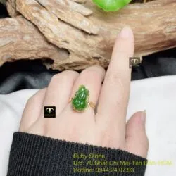 Nhẫn tỳ hưu ngọc bích Canada đai đồng tiền, vàng 18k