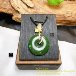 Mặt dây chuyền đồng điếu Ngọc bích, móc vàng 18k - Ảnh 2