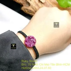 Hoa mẫu đơn Ruby Nam Phi tết dây đeo tay