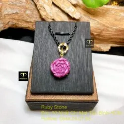 Mặt dây chuyền hoa mẫu đơn Ruby Nam Phi, móc vàng 18k - Ảnh 2