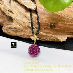 Mặt dây chuyền hoa mẫu đơn Ruby Nam Phi, móc vàng 18k - Ảnh 3
