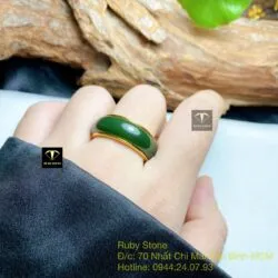 Nhẫn bản tròn 8 ly Ngọc bích xanh đậm VIP, vàng 18k - Hình ảnh 3