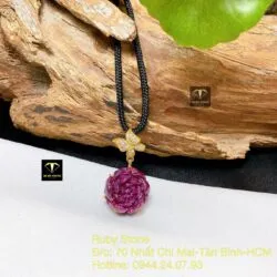 Mặt dây chuyền hoa mẫu đơn Ruby Nam Phi, móc vàng 18k - Ảnh 4