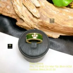 Nhẫn Ngọc bích Canada bản 8mm, vàng 18k - Hình ảnh 5