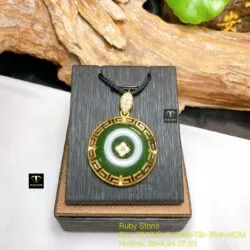 Mặt dây chuyền đồng điếu Ngọc bích, vàng 18k - Ảnh 3