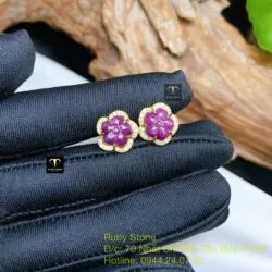 Khuyên tai hoa mai Ruby Nam Phi, vàng 18k - Hình ảnh 6