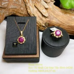 Bộ trang sức mặt dây chuyền và nhẫn Ruby Nam Phi, vàng 18k - Ảnh 3