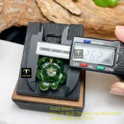 Mặt dây chuyền Hoa sen ngọc bích, vàng 18k - Hình ảnh 5