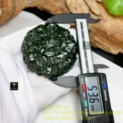 Phật Quan Âm ngọc cẩm thạch sơn thuỷ xanh đen, KT 50mm