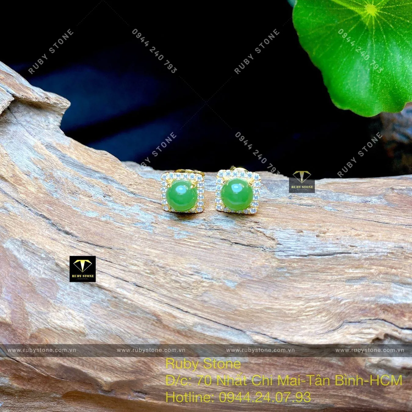 Khuyên tai Ngọc bích tròn, ổ tấm vuông, vàng 18k Khuyên tai Ngọc bích tròn, ổ tấm vuông, vàng 18k - Ảnh 2