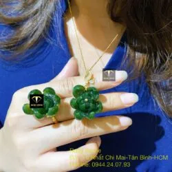 Mặt dây chuyền Hoa sen ngọc bích, vàng 18k - Hình ảnh 9