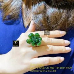 Mặt dây chuyền và nhẫn hoa sen ngọc bích, vàng 18k - Hình ảnh 4