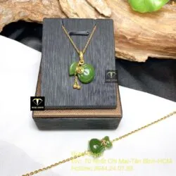 Mặt dây chuyền túi tiền Ngọc bích, vàng 18k - Hình ảnh 3