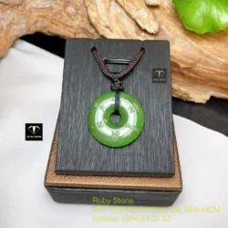 Đồng điếu ngọc bích khắc chú “Ommani Padme Hum”, KT 27mm