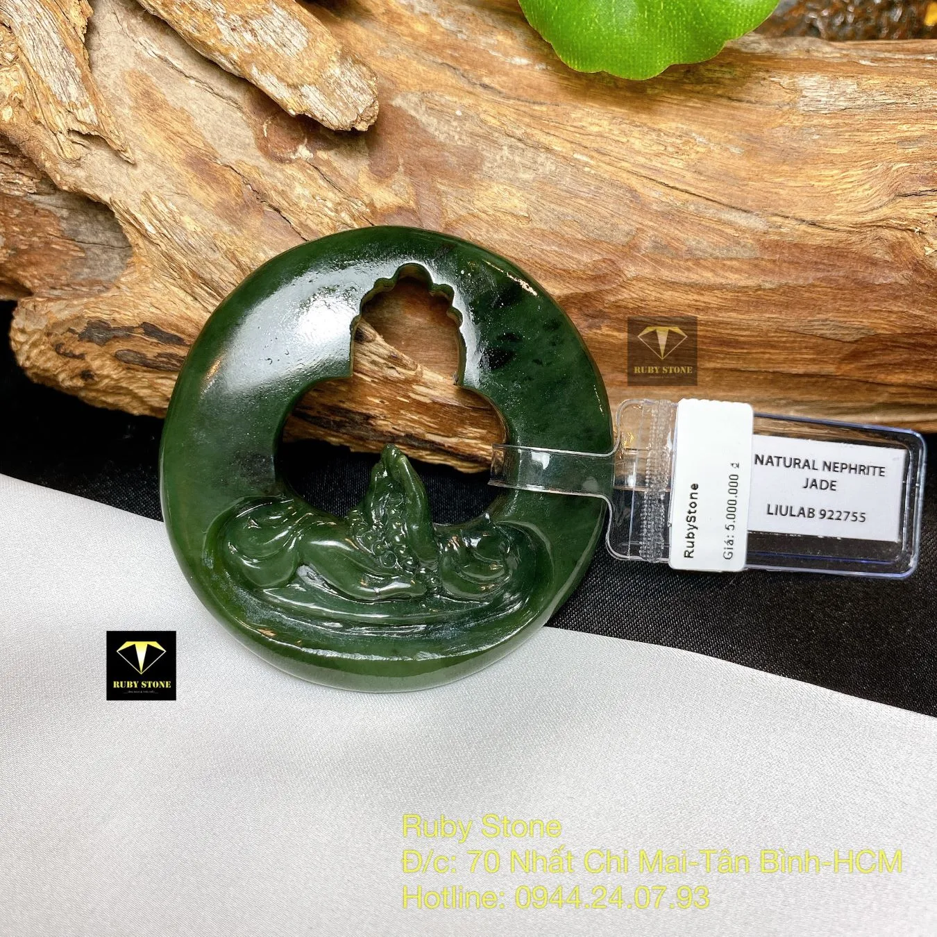 Mặt dây chuyền bàn tay Phật ngọc bích Canada, ĐK 55mm Mặt dây chuyền bàn tay Phật ngọc bích Canada, ĐK 55mm