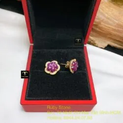 Khuyên tai hoa mai Ruby Nam Phi, vàng 18k - Hình ảnh 4