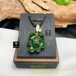 Mặt dây chuyền Hoa sen ngọc bích, vàng 18k