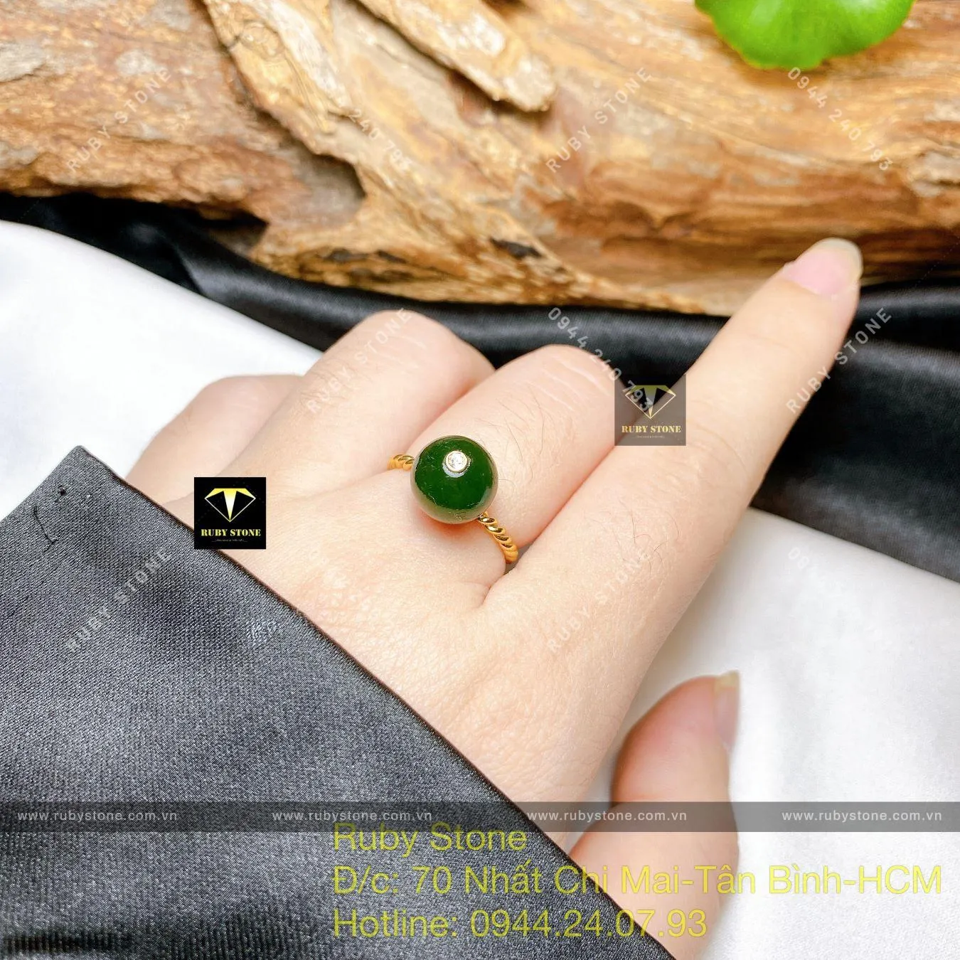 Bộ trang sức trái châu nhị trắng Ngọc bích, vàng 18k Bộ trang sức trái châu nhị trắng Ngọc bích, vàng 18k - Ảnh 4