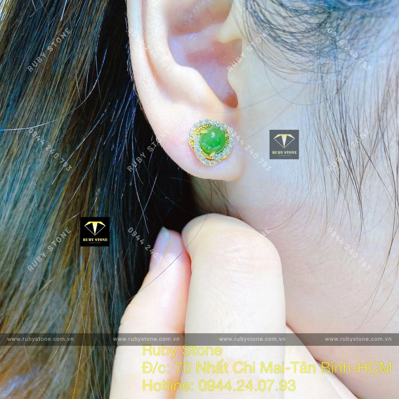 Khuyên tai Ngọc bích tròn 2 đường tấm xoắn, vàng 18k Khuyên tai Ngọc bích tròn 2 đường tấm xoắn, vàng 18k - Ảnh 2