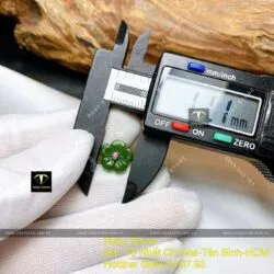 Khuyên tai hoa mai nhị đỏ Ngọc bích, vàng 18k - Hình ảnh 4
