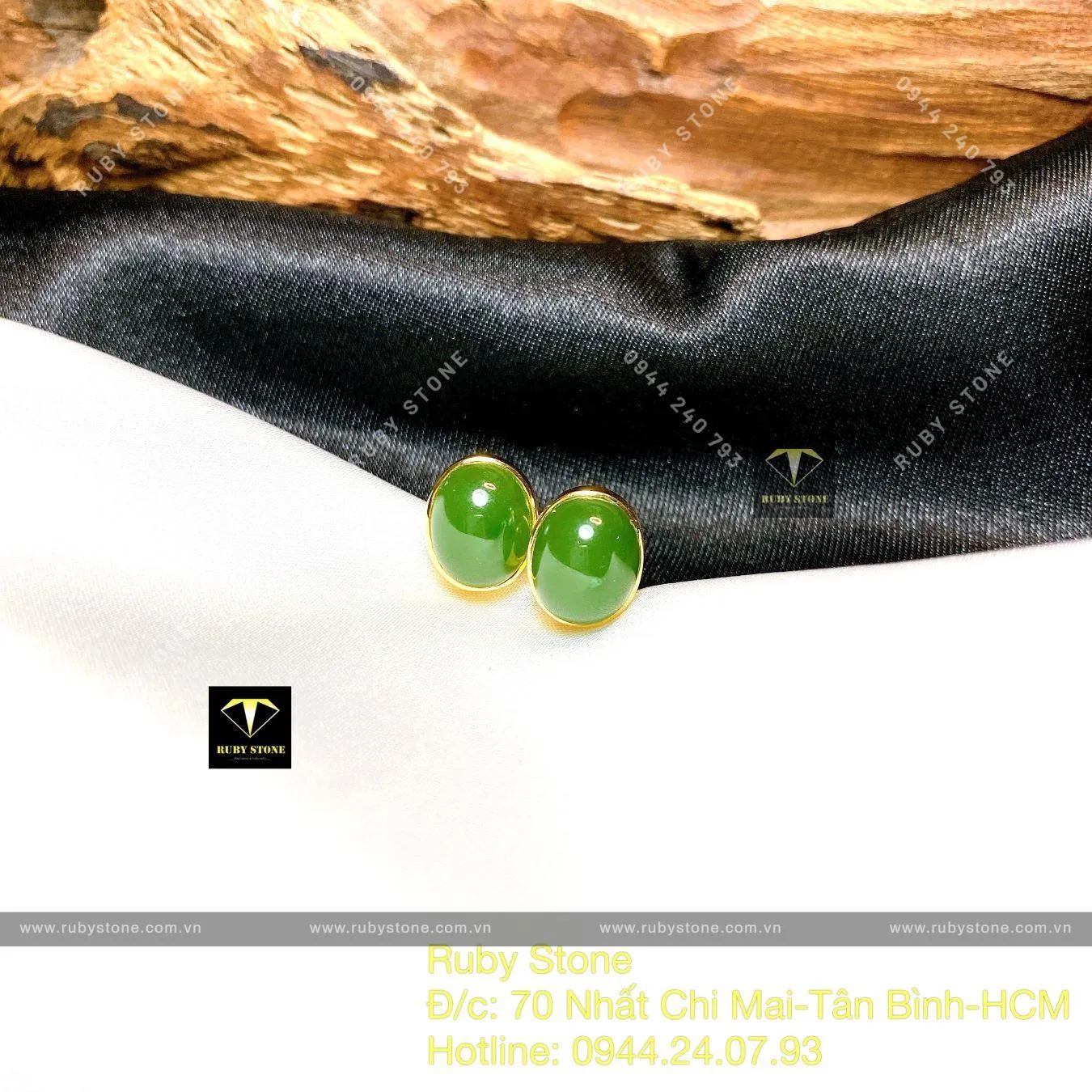 Khuyên tai Oval Ngọc bích, chấu bao, vàng 18k Khuyên tai Oval Ngọc bích, chấu bao, vàng 18k - Ảnh 3