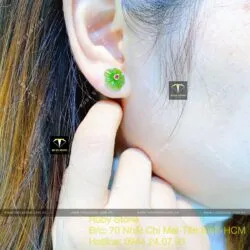 Khuyên tai hoa mai Ngọc bích, vàng 18k Khuyên tai hoa mai Ngọc bích, vàng 18k