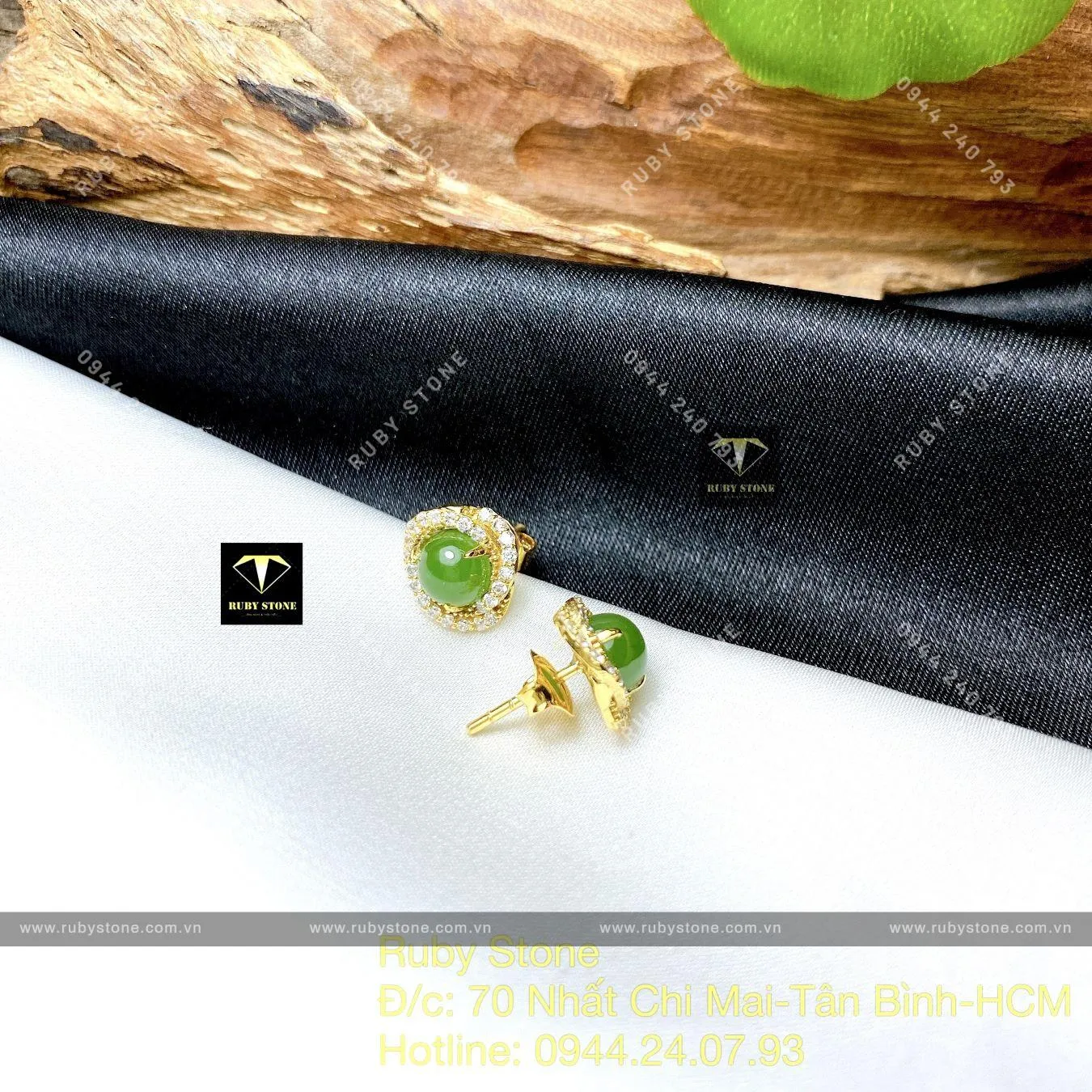 Khuyên tai Ngọc bích tròn 2 đường tấm xoắn, vàng 18k Khuyên tai Ngọc bích tròn 2 đường tấm xoắn, vàng 18k - Ảnh 3