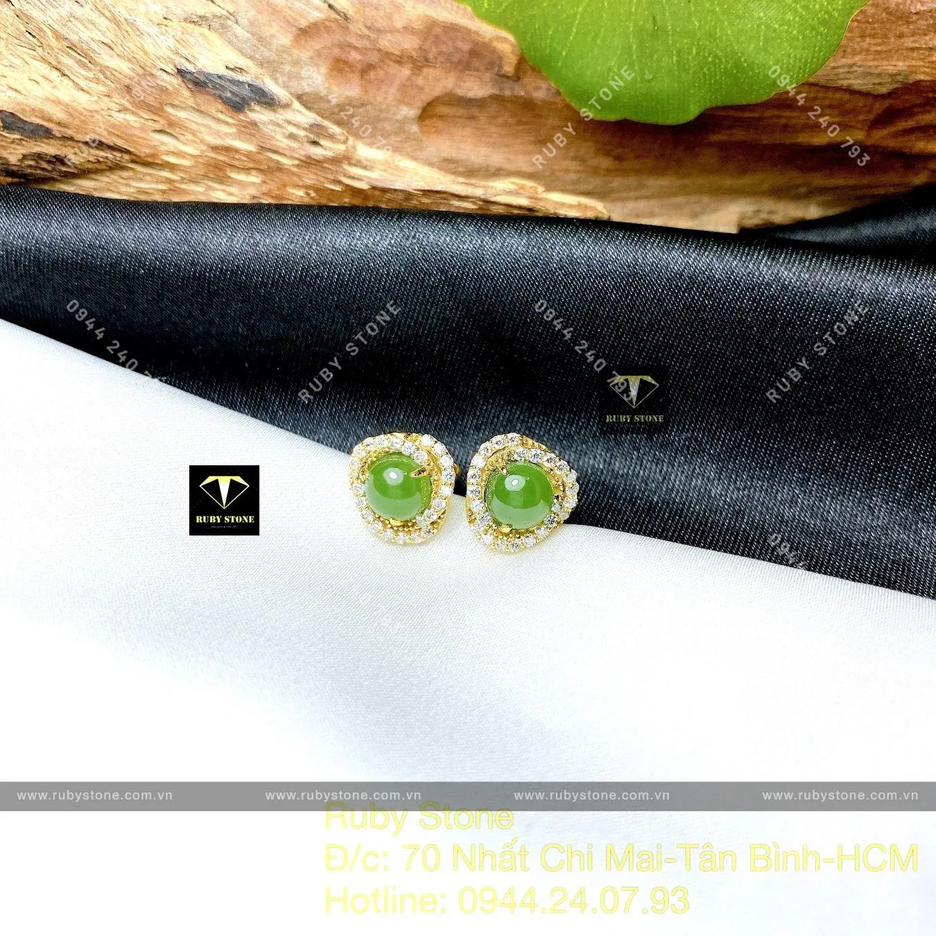 Khuyên tai Ngọc bích tròn 2 đường tấm xoắn, vàng 18k Khuyên tai Ngọc bích tròn 2 đường tấm xoắn, vàng 18k - Ảnh 5