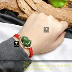 Tỳ hưu Ngọc bích bọc bạc, tết dây dù đỏ