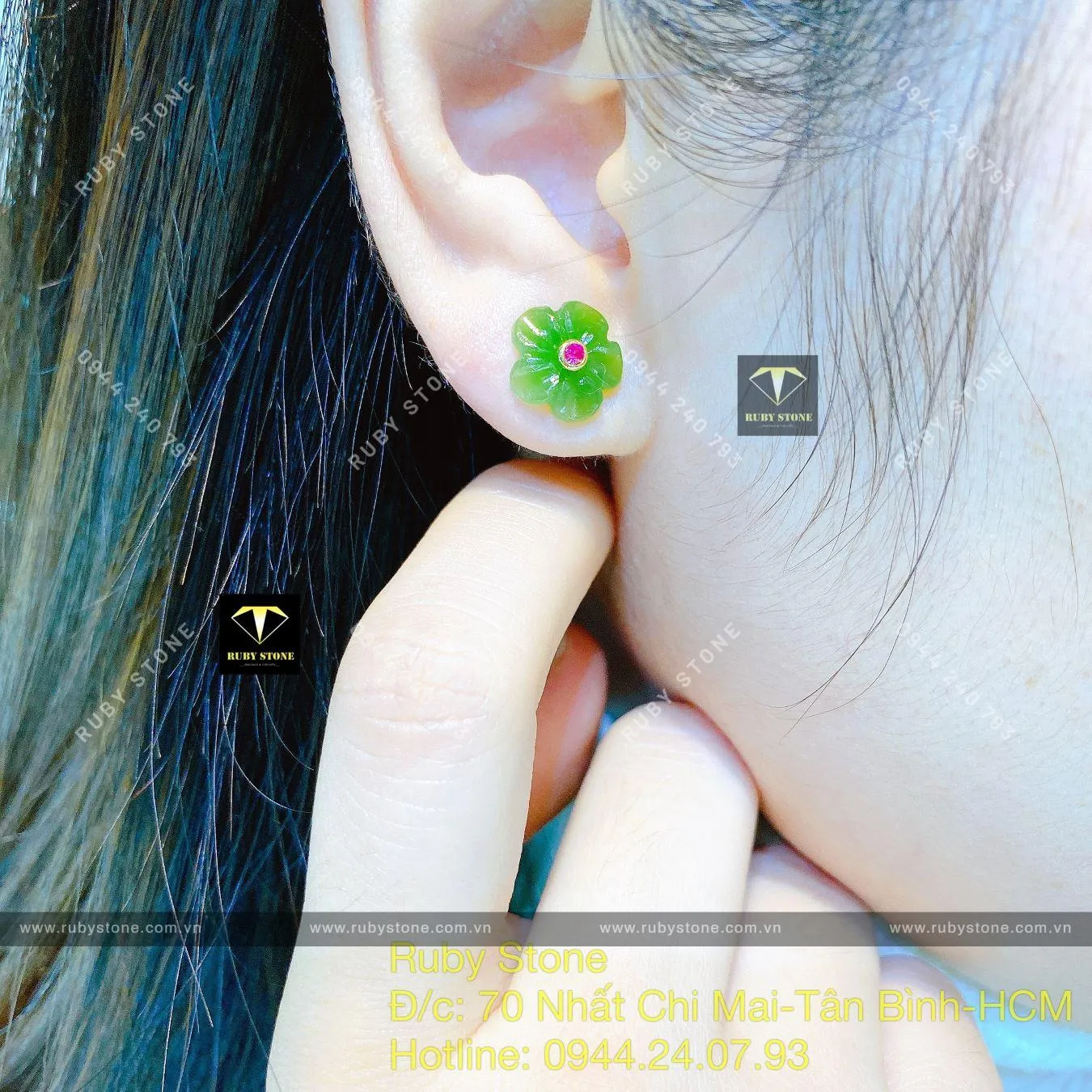 Khuyên tai hoa mai Ngọc bích, vàng 18k Khuyên tai hoa mai Ngọc bích, vàng 18k