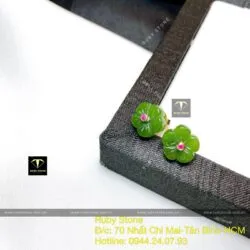 Khuyên tai hoa mai nhị đỏ Ngọc bích, vàng 18k - Hình ảnh 6