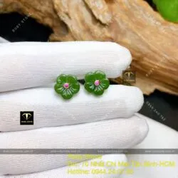 Khuyên tai hoa mai nhị đỏ Ngọc bích, vàng 18k - Hình ảnh 2
