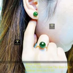 Khuyên tai và nhẫn trái châu Ngọc bích, vàng 18k