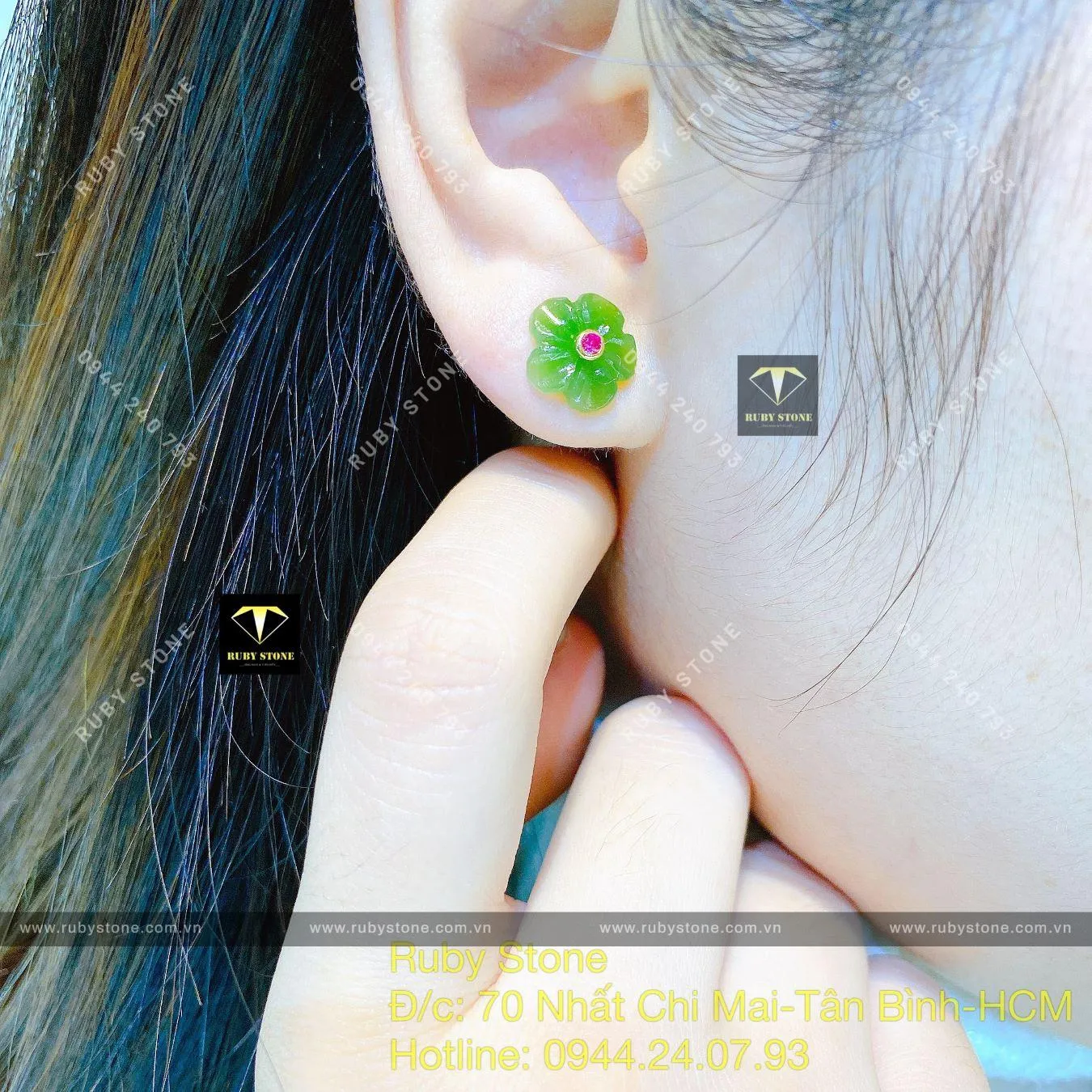 Khuyên tai hoa mai Ngọc bích, vàng 18k Khuyên tai hoa mai Ngọc bích, vàng 18k - Ảnh 2