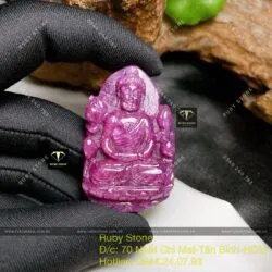 Phật Thích Ca Ruby Nam Phi bên liên hoa