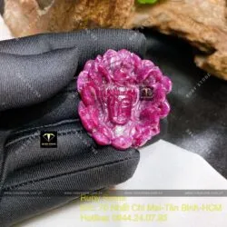 Phật Quan Âm Bồ Tát ngự trên liên hoa Ruby Nam Phi