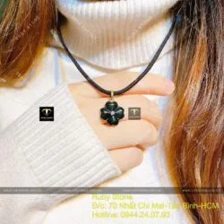 Mặt dây chuyền cỏ bốn cánh Phỉ Thúy Mực Dục, vàng 18k - Ảnh 3