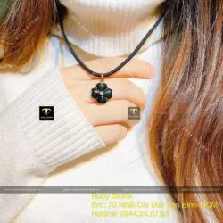 Mặt dây chuyền cỏ bốn cánh Phỉ Thúy Mực Dục, vàng 18k - Ảnh 2
