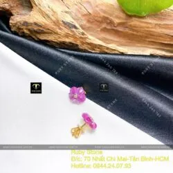 Khuyên tai Hoa mai Ruby Nam Phi, vàng 18k - Hình ảnh 3