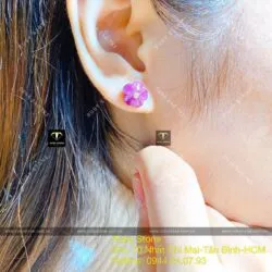 Khuyên tai Hoa mai Ruby Nam Phi, vàng 18k - Hình ảnh 6