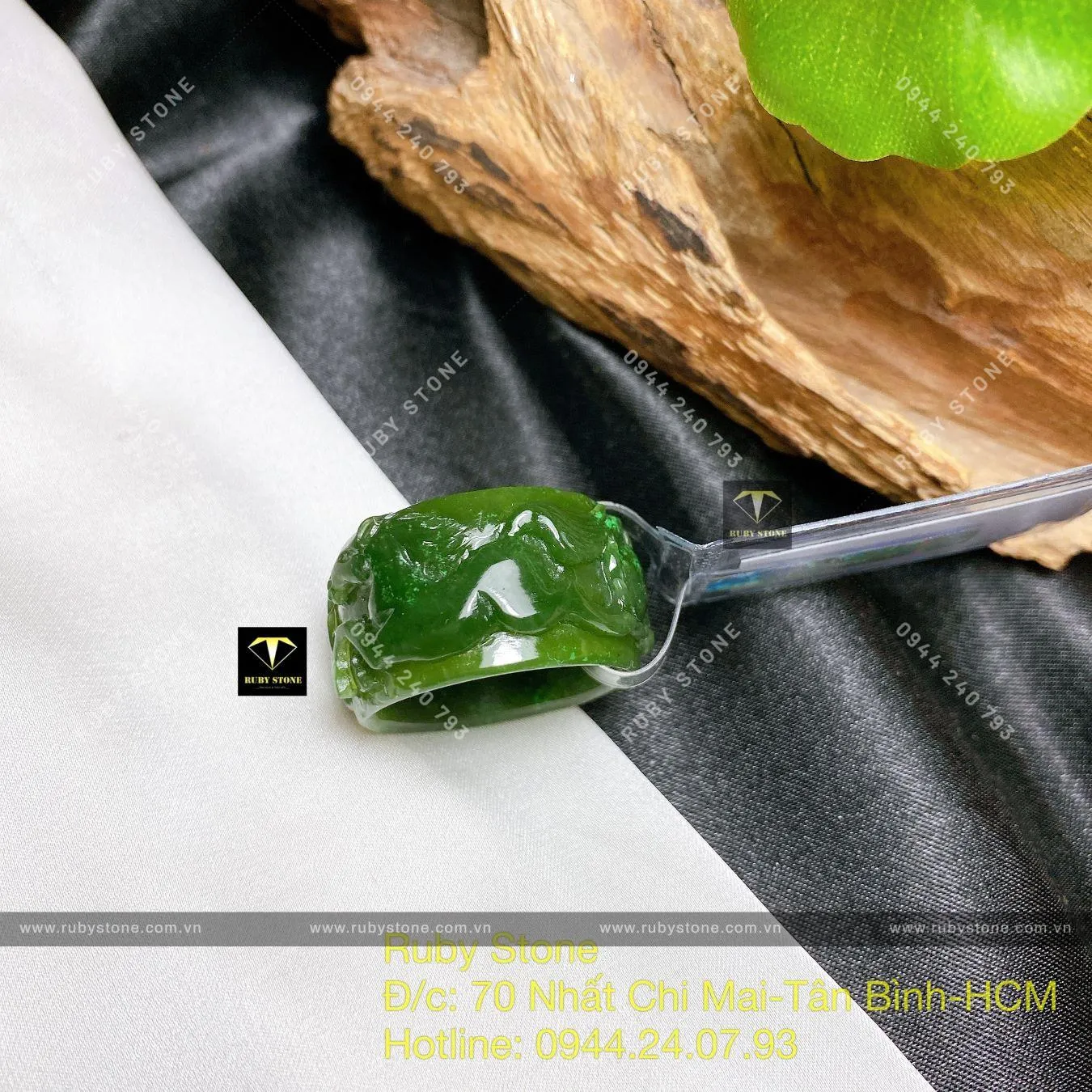 Nhẫn càn long Ngọc bích Canada chạm song Mã Nhẫn càn long Ngọc bích Canada chạm song Mã - Ảnh 6