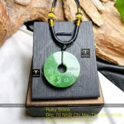 Mặt dây chuyền ngọc bích khắc “Lục Tự Đại Minh Chân Ngôn”, KT 30mm - Hình ảnh 2