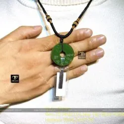 Đồng điếu Ngọc bích khắc chú “Om Mani Padme Hum”, ĐK 28mm