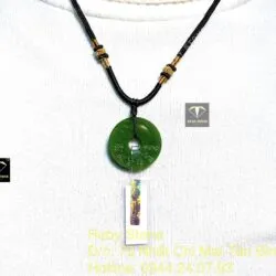 Đồng điếu Ngọc bích khắc chú “Om Mani Padme Hum”, ĐK 28mm