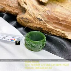 Nhẫn càn long Ngọc bích Canada chạm song Mã Nhẫn càn long Ngọc bích Canada chạm song Mã