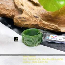 Nhẫn càn long Ngọc bích Canada chạm song Mã Nhẫn càn long Ngọc bích Canada chạm song Mã