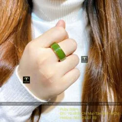 Nhẫn ngọc bích xanh lá VIP bản 6 ly, vàng 18k